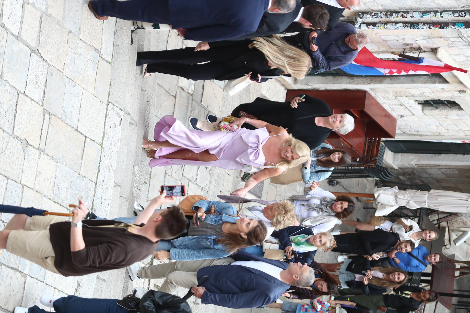 Rod Stewart stigao na vjenčanje svog sina u Dubrovniku, turisti su ga opkolili