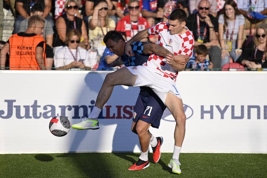 Međusobni okršaj zvijezda Vatrenih u uličnom nogometu održan je u Zagrebu