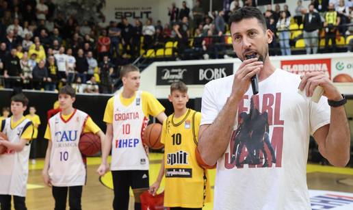 Roko Uki&cacute; debitirao kao trener velikom pobjedom, briljirao je njegov sin Luka s 22 ko&scaron;a!