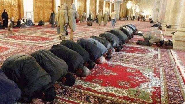 Eksplozija u kabulskoj džamiji: Više od 50 vjernika poginulo