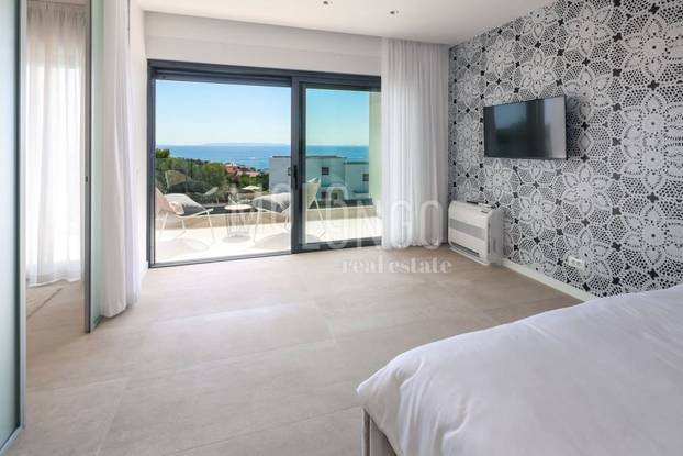 Opa! Vila na Pagu opremljena je tako da ni ne morate na plažu