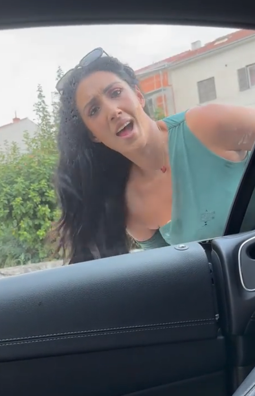 VIDEO Splitski glazbenik snimio ženu kako prelazi cestu i 'srušio' društvene mreže: 'Ma, strašno!'