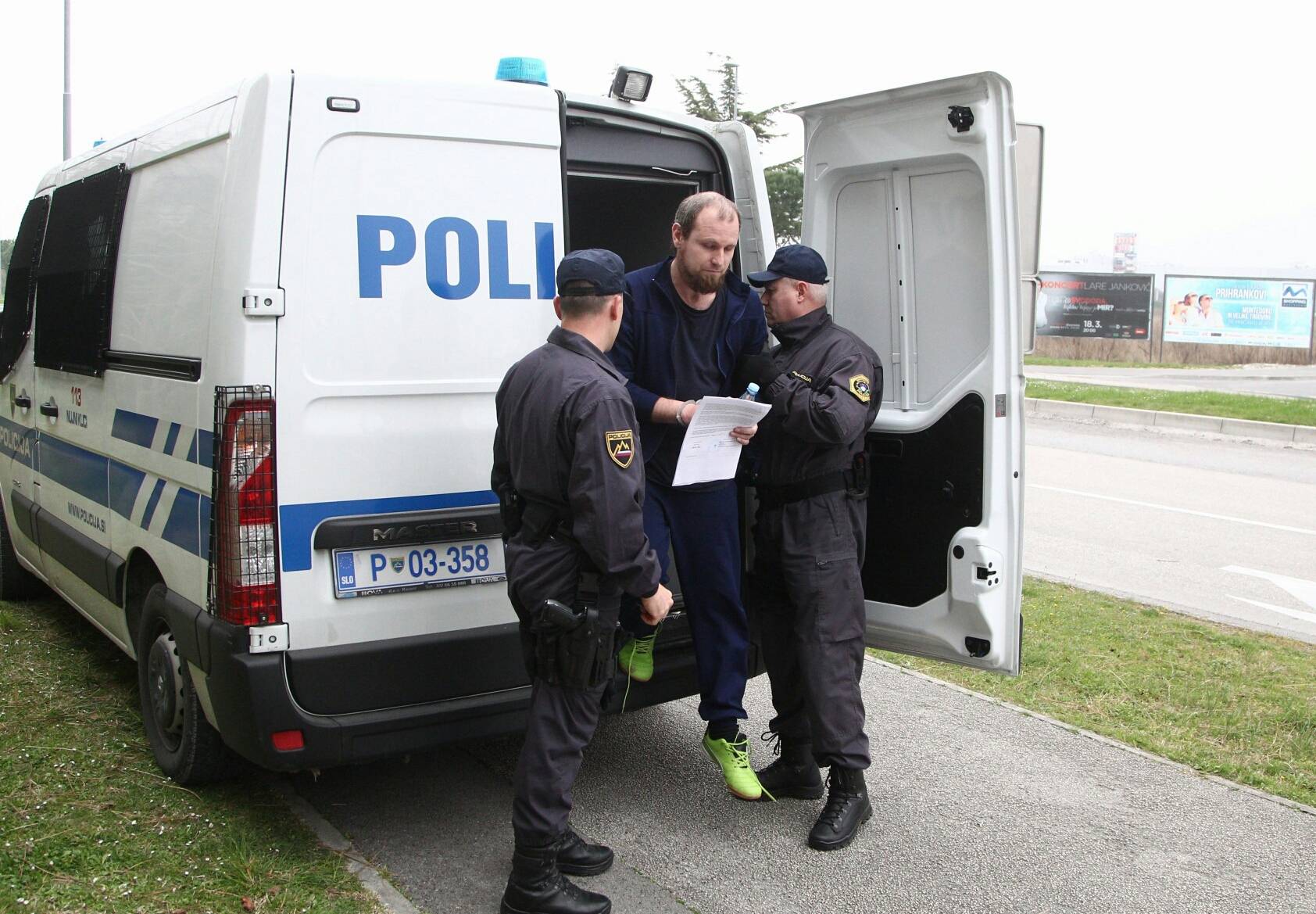 Užas u Sloveniji: Baki i bratu odrubio glave i spalio ih u peći