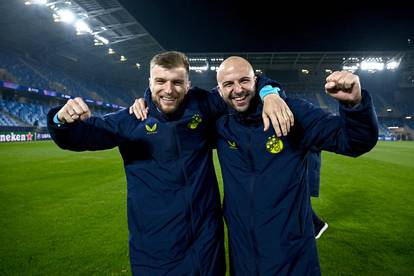 FOTO Boysi 'zapeli' na stadionu, dinamovci se vratili na travnjak. Pogledajte veliku proslavu