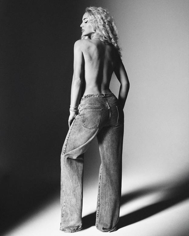 FOTO Najzgodnija nogometašica na svijetu skinula se u toples