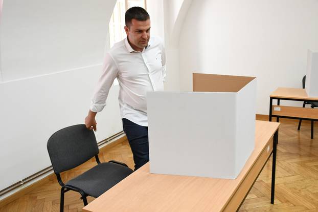 Bjelovar - Gradonačelnik  Hrebak  glasovao na parlamentarnim izborima