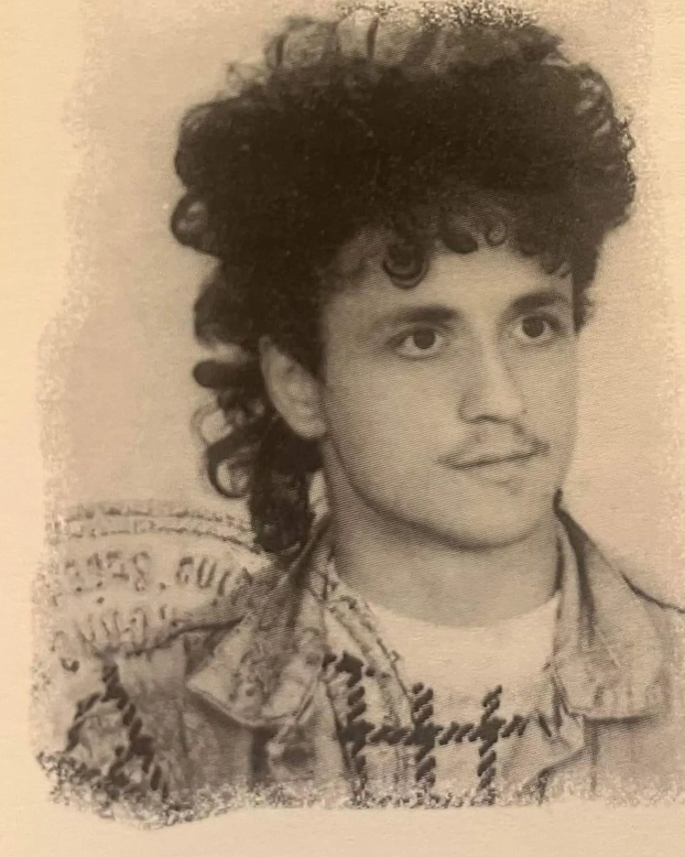 FOTO Jedna fudbalerka, a nas dvoje! Prepoznajete li pjevače bujnih kosa iz vaše mladosti?