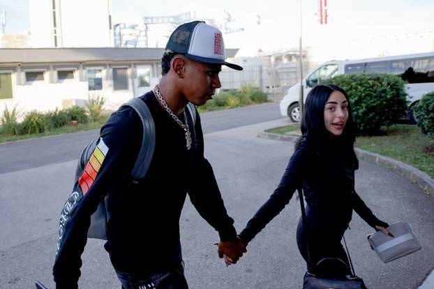 Zadar: Lamine Yamal u pratnji djevojke Nicki Nicole i Andyja Bare došao u Zračnu luku Zemunik