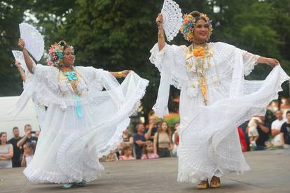 Skupine iz Slovačke i Paname zaplesale na Međunarodnom festivalu folklora u Karlovcu