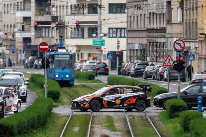 Zagreb: Automobili se provozali centrom grada dan prije početka WRC Croatia Rally