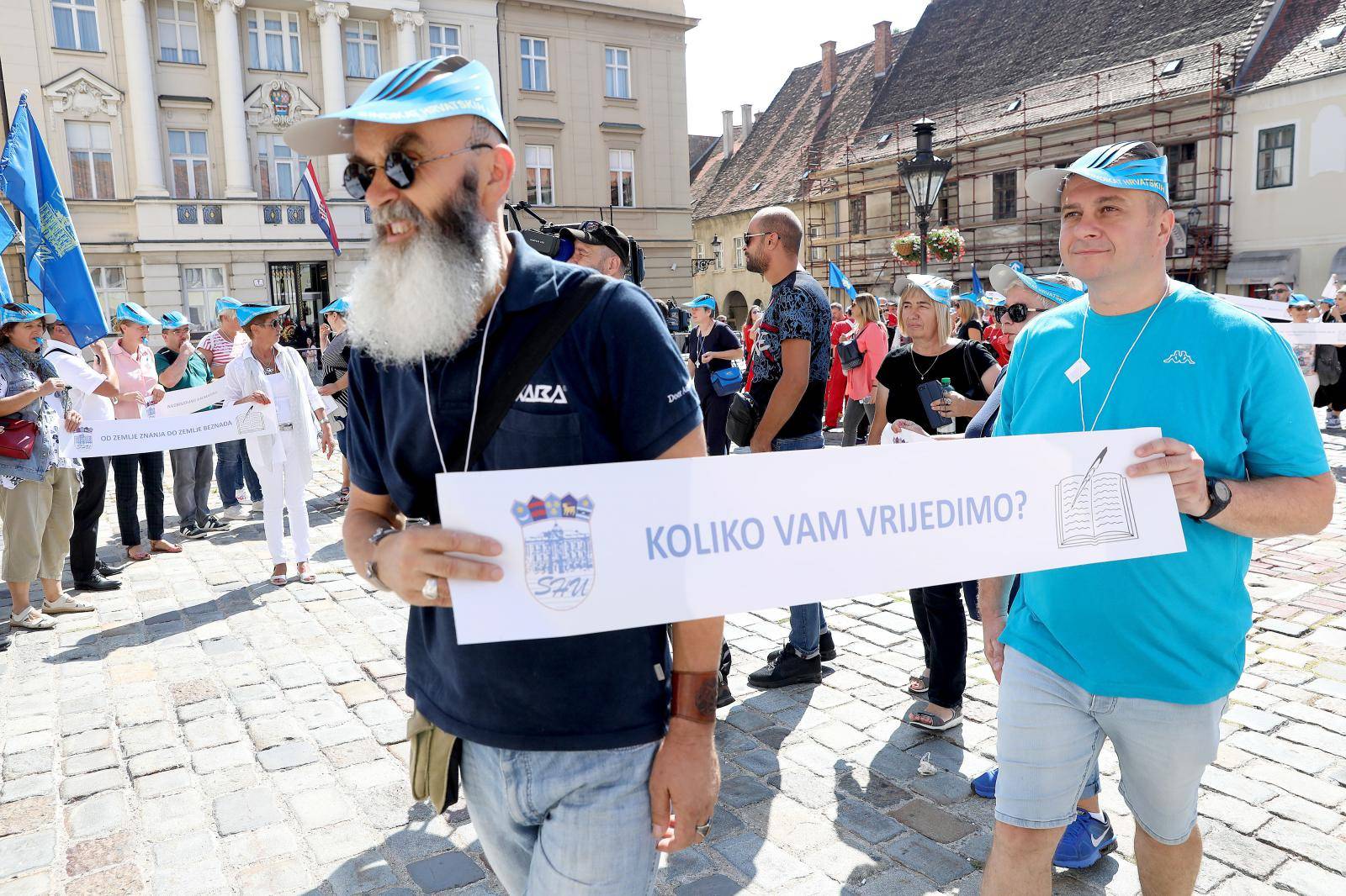 Prosvjed Sindikata hrvatskih uÄitelja i Nezavisnog sindikata zaposlenih u srednjim Å¡kolama