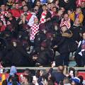 FOTO Hrvatski navijači potukli se s policijom, neki su privedeni