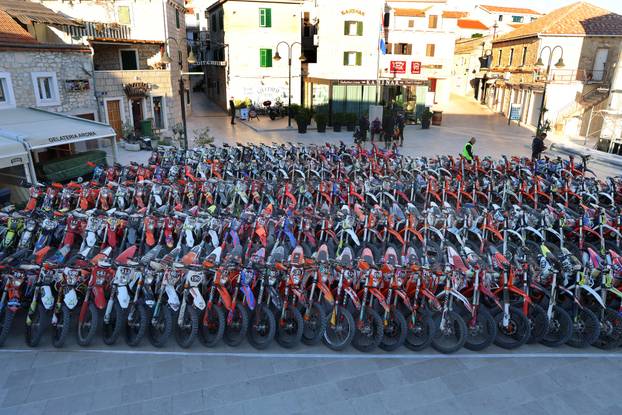Primošten: Motociklisti?ka manifestacija Krka Enduro Raid privukla više od 500 natjecatelja iz cijele Europe 