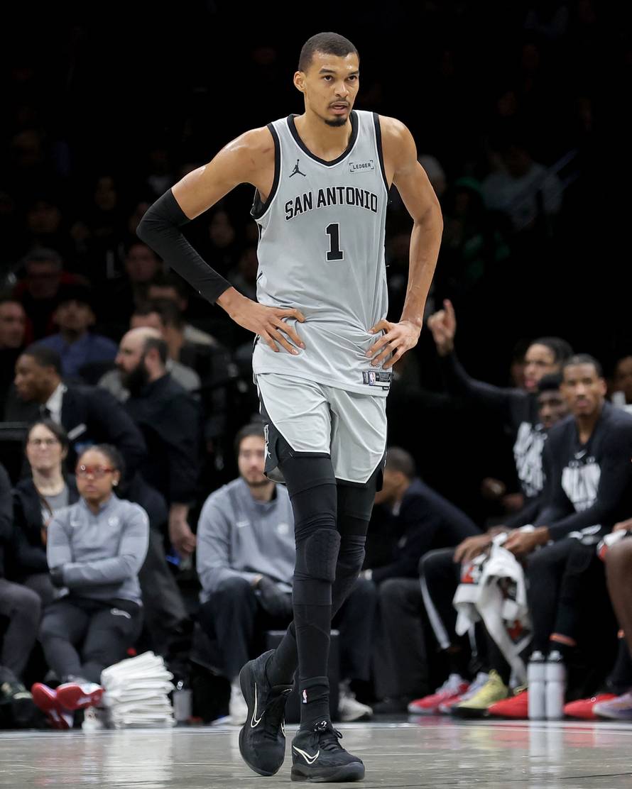 NBA: San Antonio Spurs at Brooklyn Nets