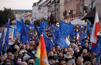 Deseci tisuće Poljaka pružaju potporu EU: 'Bit će velika tragedija ako sada odemo i mi'