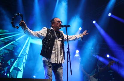 Split: Željko Bebek održao koncert u prepunoj SC Gripe povodom 50 godina karijere