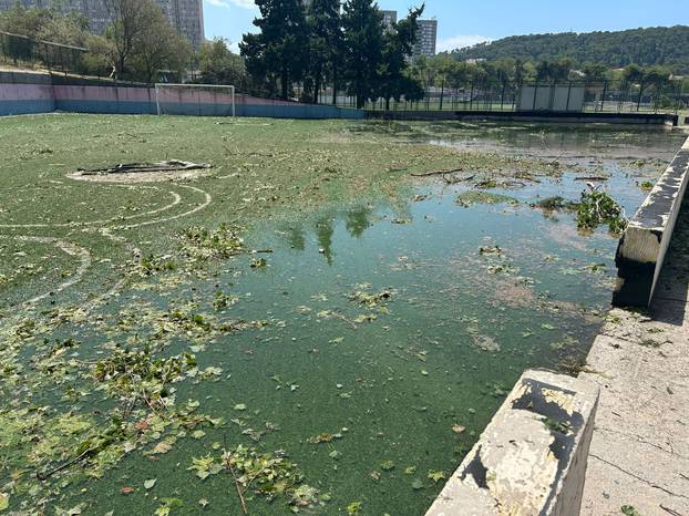 FOTO Transformacija Poljuda: Oluja uništila pomoćne terene, zaposlenici i vatrogasci uskočili