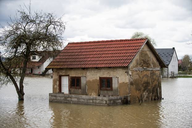 Oko 800 objekata potopljeno je u poplavama u Prijedoru