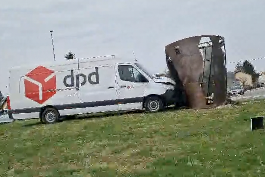 U Tur&ccaron;inu kombi DPD-a zavr&scaron;io u kru&zcaron;nom toku