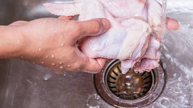 Piletinu ipak nije sigurno prati: Postoji rizik od širenja zaraza