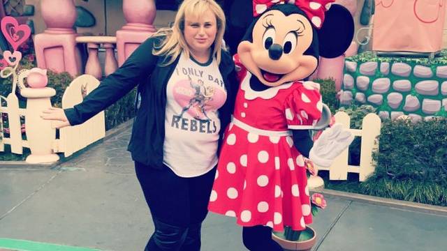 Rebel Wilson objavila je fotku koju nije smjela, zbog toga su joj zabranili ulaz u Disneyland