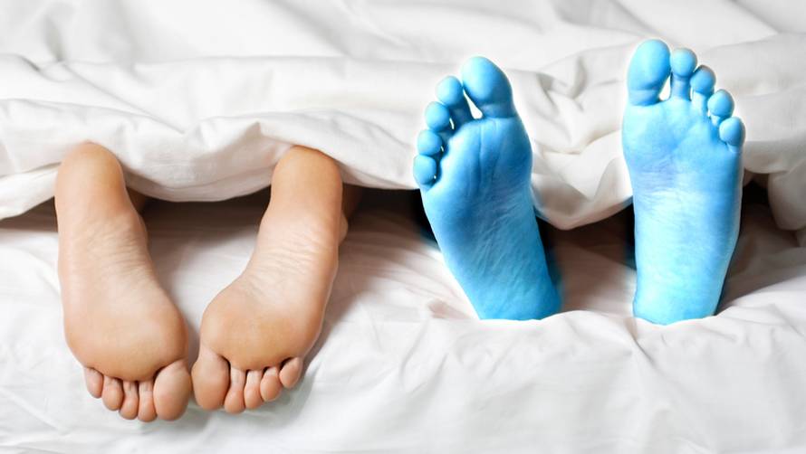 Evo zašto neki ljudi spavaju u čarapama stalno, a drugi nikad