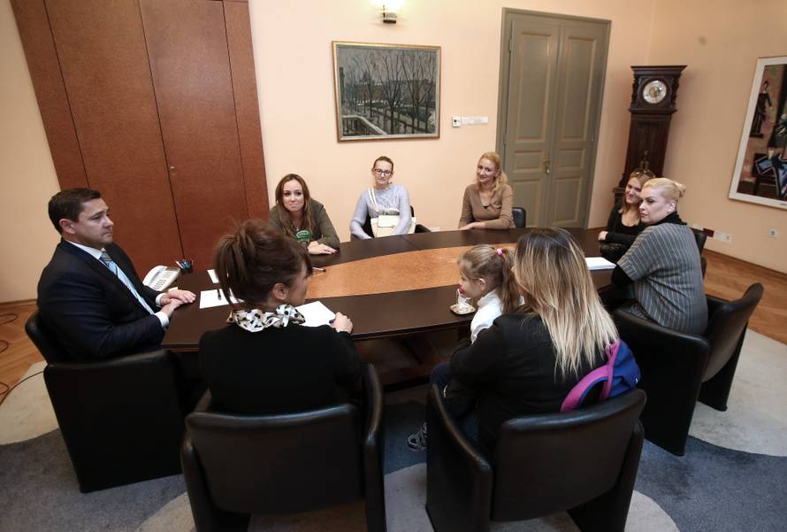 Problemi majki odgajateljica: Dale otkaz, a čekaju 3 mjeseca