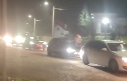 VIDEO Gužve na autocestama, ali i na granici s BiH: 'Čekamo više od osam sati. Sramota!'