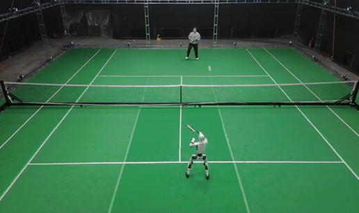 VIDEO Nole, bje&zcaron;i u penziju: Robotski tenisa&ccaron;i su stigli