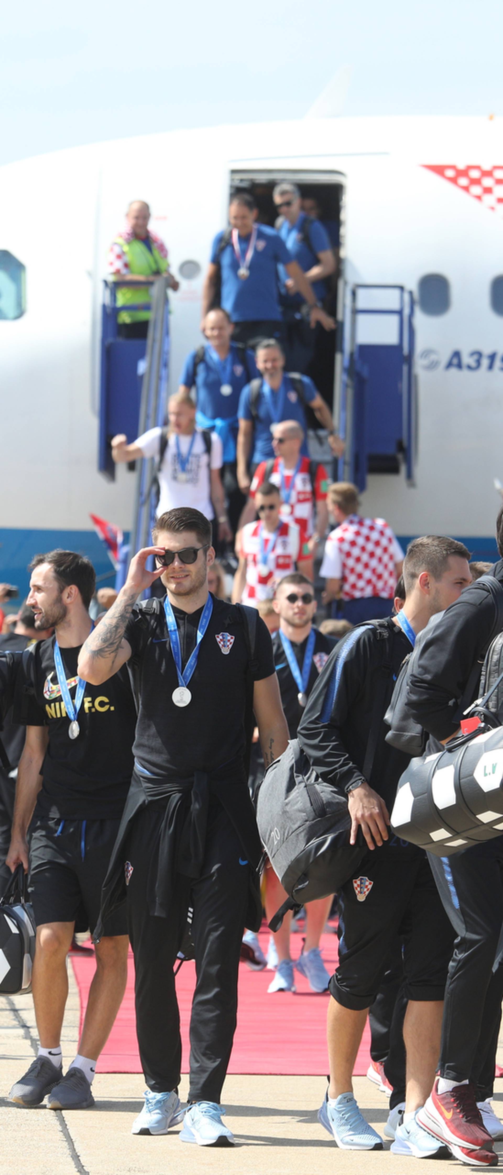 Vatreni sletjeli u ZraÄnu luku dr. Franjo TuÄman