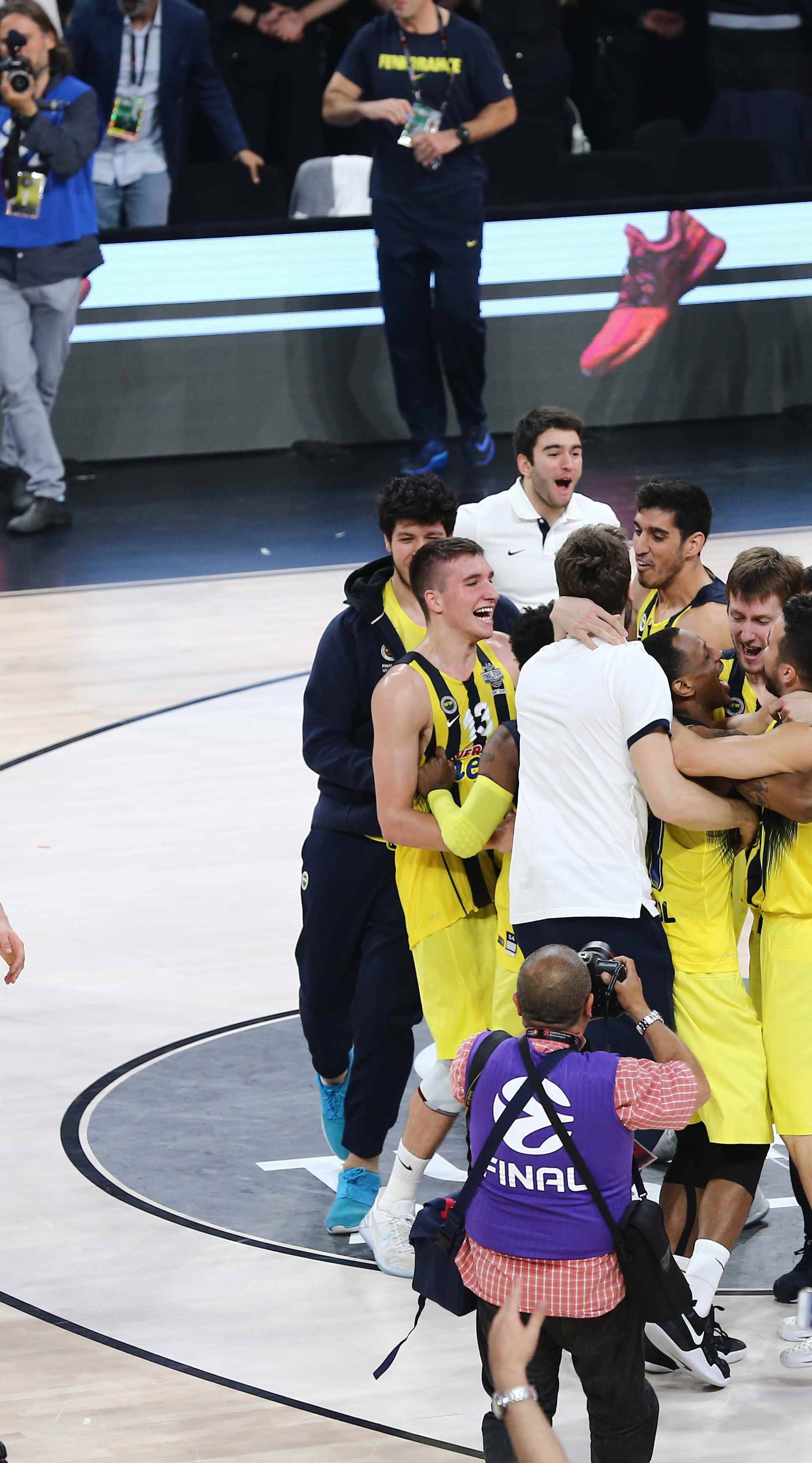 Basketball - Euroleague Final Four Final - Fenerbahce v Olympiacos  - Sinan Erdem Dome, Istanbul