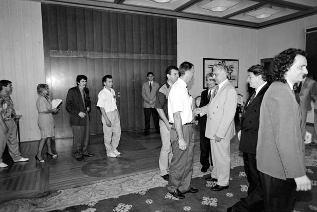 Zagreb: Franjo Tuđman primio je sudionike Druge konvencije Hrvatskog svjetskog kongresa, 2.7.1994.