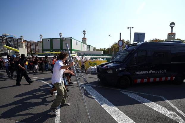 Spanish unions call a general strike in solidarity with Palestinians in Gaza, in Barcelona