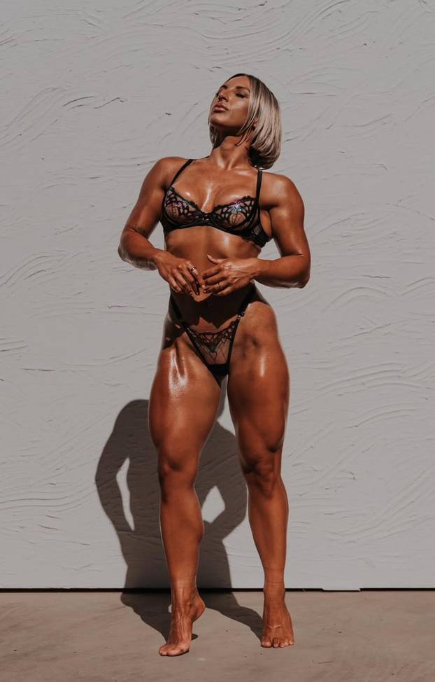Ona diktira pravila u fitnessu - pa pogledajte samo te noge!