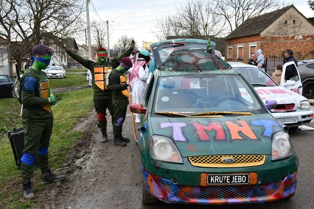 Donja Bebrina: Urnebesni pokladni utorak u Donjoj Bebrini
