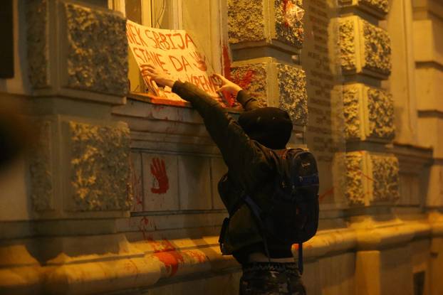 Nekoliko tisuća ljudi na prosvjedu u Novom Sadu