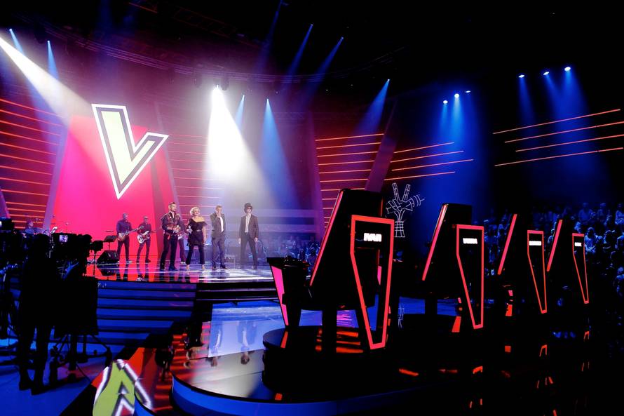 Bruna oduševila žiri, a Vanna vikala Massimu: 'Okreni se!'