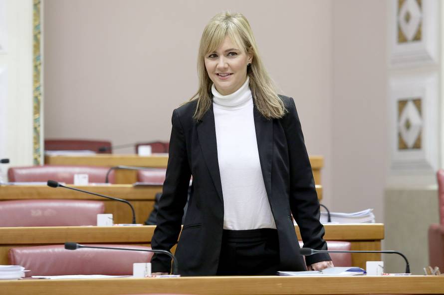 Esih: Premijer se Konvencijom dodvorava briselskim tutorima