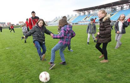 Stadion Gorice posjetila su djeca Gradišćanskih Hrvata 