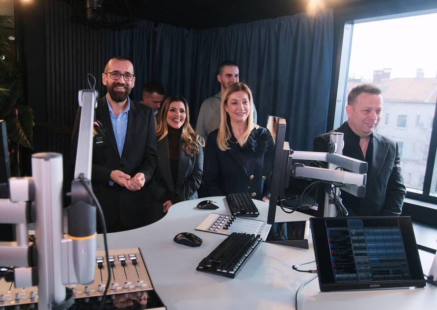 Ministrica Obuljen Koržinek je otvorila prvi vizualni radijski studio u Hrvatskoj...
