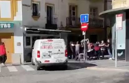 VIDEO Boysi su izazvali incident u Sevilli, policija je na nogama