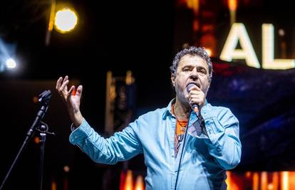 'Za Valentinovo pjevam s Ninom Badrić. Moja draga neće doći, to je kao da ja njoj idem na posao'