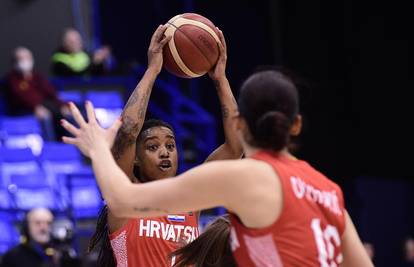 Košarkašice uvjerljivo slavile i ostale u igri za EP, Bralić vikao: Ne slavite, svaki koš je važan!