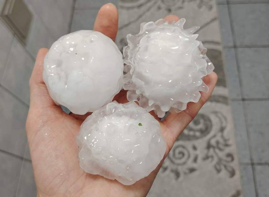 Jako nevrijeme, koje stiže i u Slavoniju, poharalo BiH: 'Pada kod nas tuča veličine jajeta!'