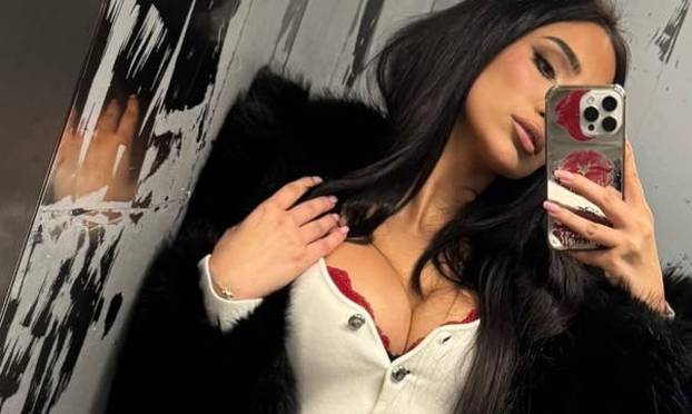 FOTO Sve na izvol'te: Laura iz 'Savršenog' objavila vatrenu odjevnu kombinaciju...