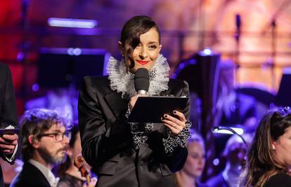 Zrinka Cvitešić u nesvakidašnjoj kreaciji vodila operni koncert