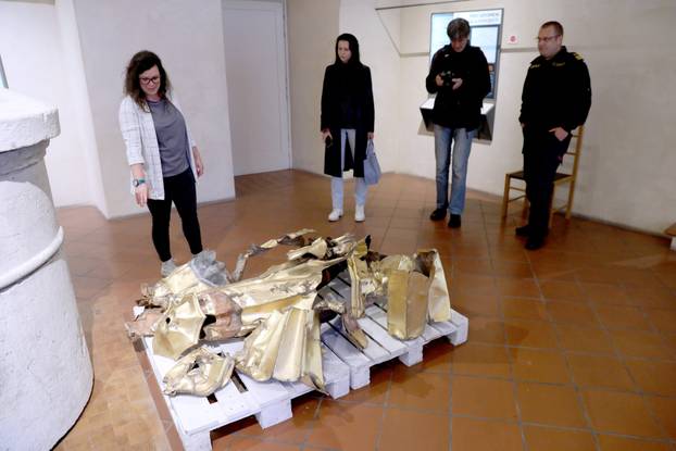 Zagreb: Izlo&zcaron;ba ZG potres Halo 193