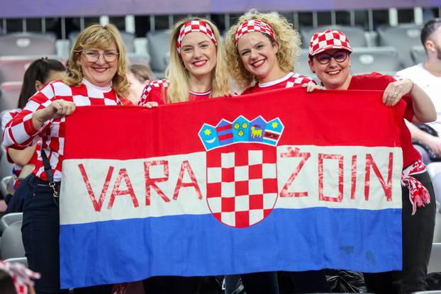 Zagreb: Navijači na susretu Hrvatske i Mađarske na IHF Svjetskom rukometnom prvenstvu 2025.