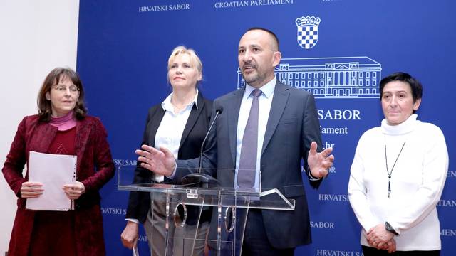 Zagreb:  Konferencija za medije Hrvoja ZekanoviÄa i GI Istina o Istanbulskoj