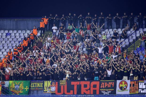 Atmosfera na tribinama tijekom susreta Hrvatske i Crne Gore u kvalifikacijama za Svjetsko prvenstvo